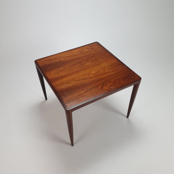 Table basse danoise en palissandre du milieu du siècle par H.W Klein pour Bramin,1960