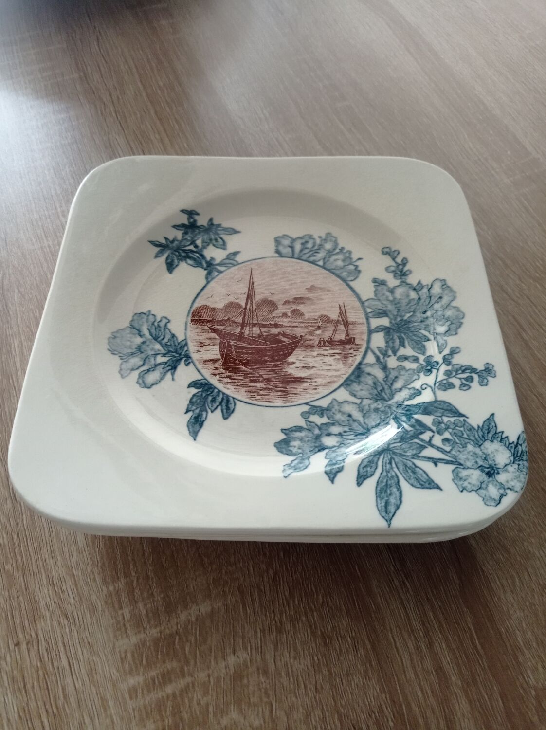 Square plates iron earth