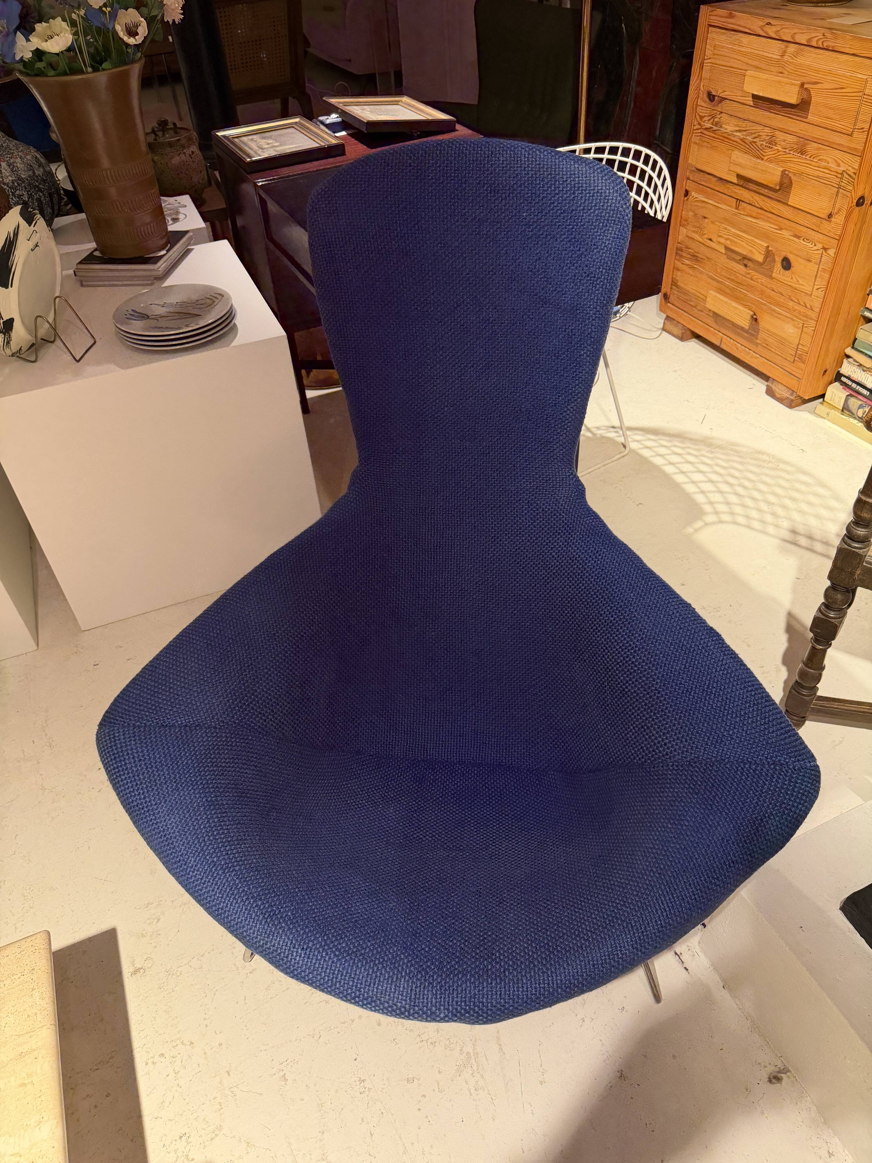 Pair of Bird chairs by Harry Bertoia, vintage editions by Knoll.