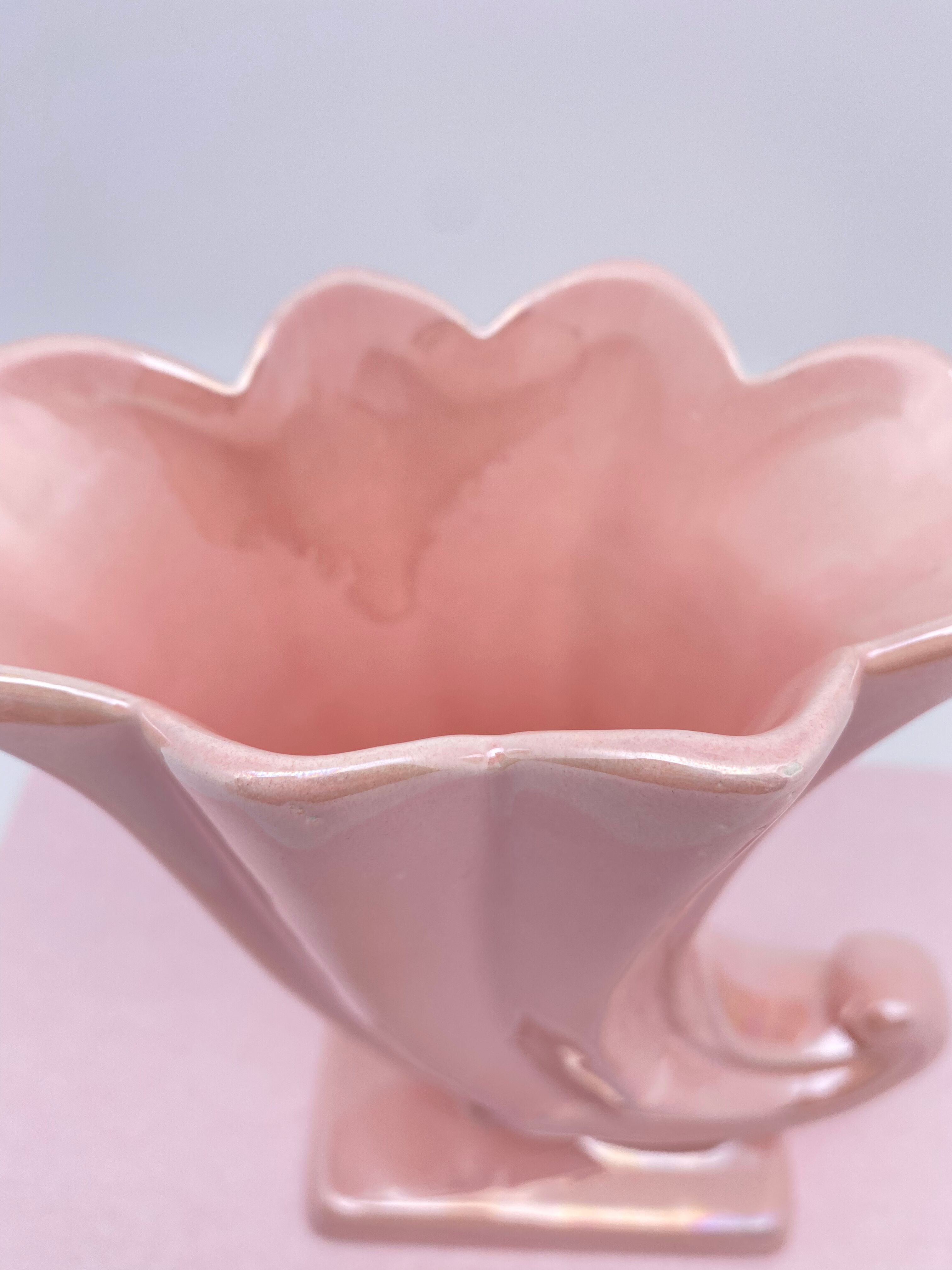 Iridescent pink vase year 80