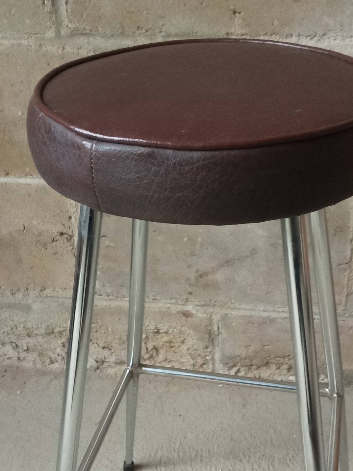 High leatherette stool
