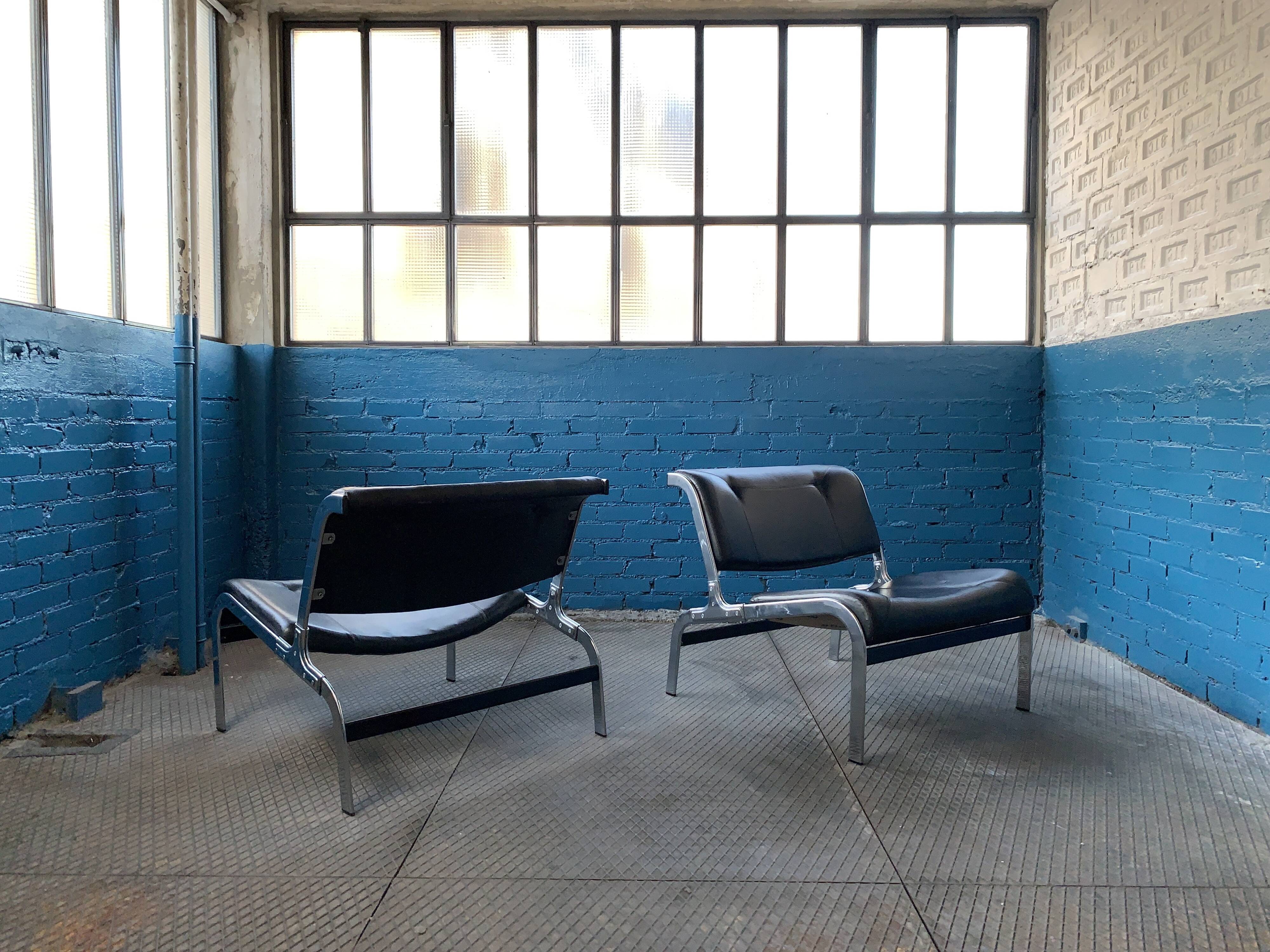 Pair of Whist chairs by Olivier Mourgue 2nd edition Airborne 1964