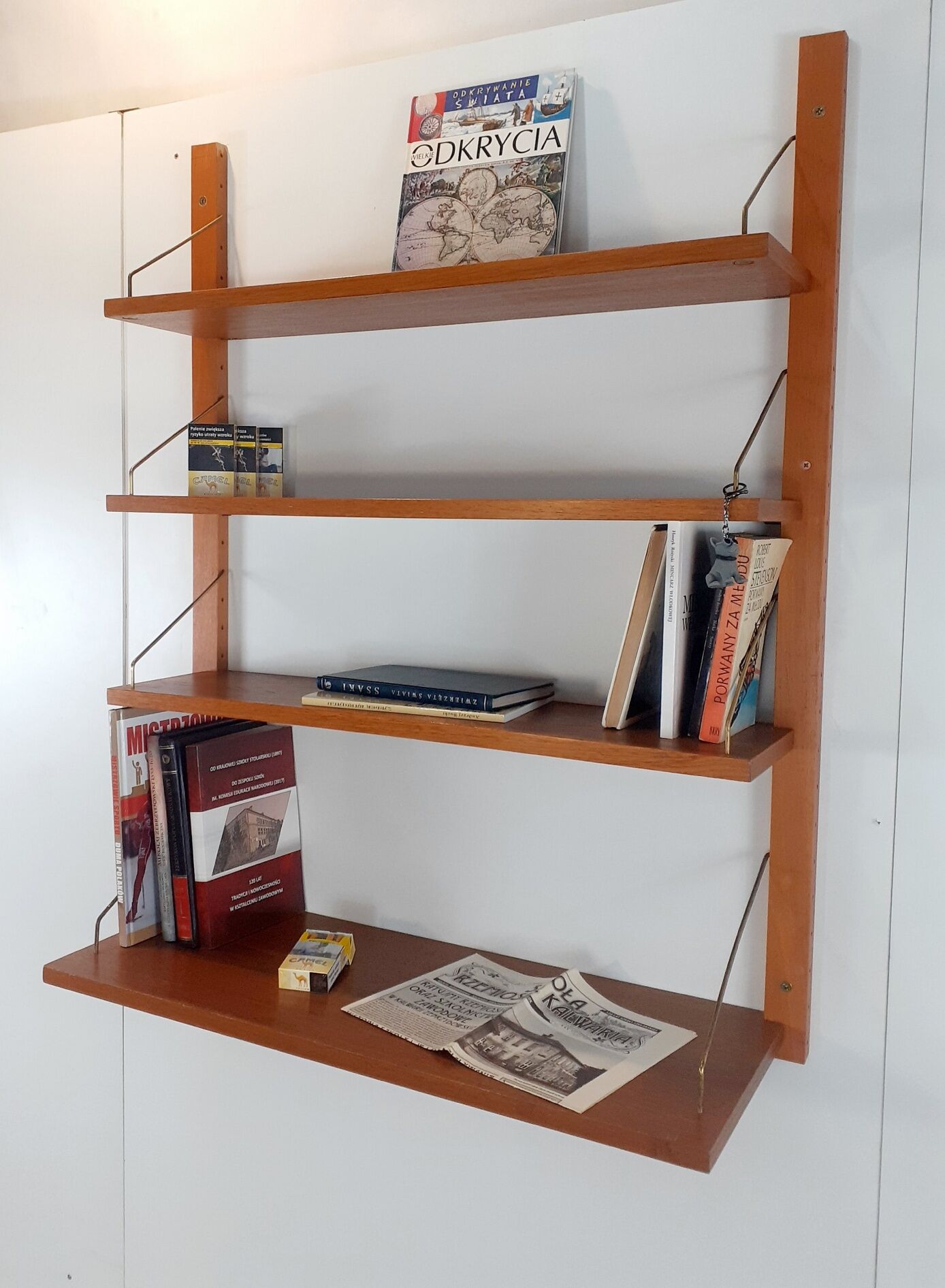 Norwegian teak shelf model Rival by Brødrene Jåtog Møbelfabrikk, 1960s