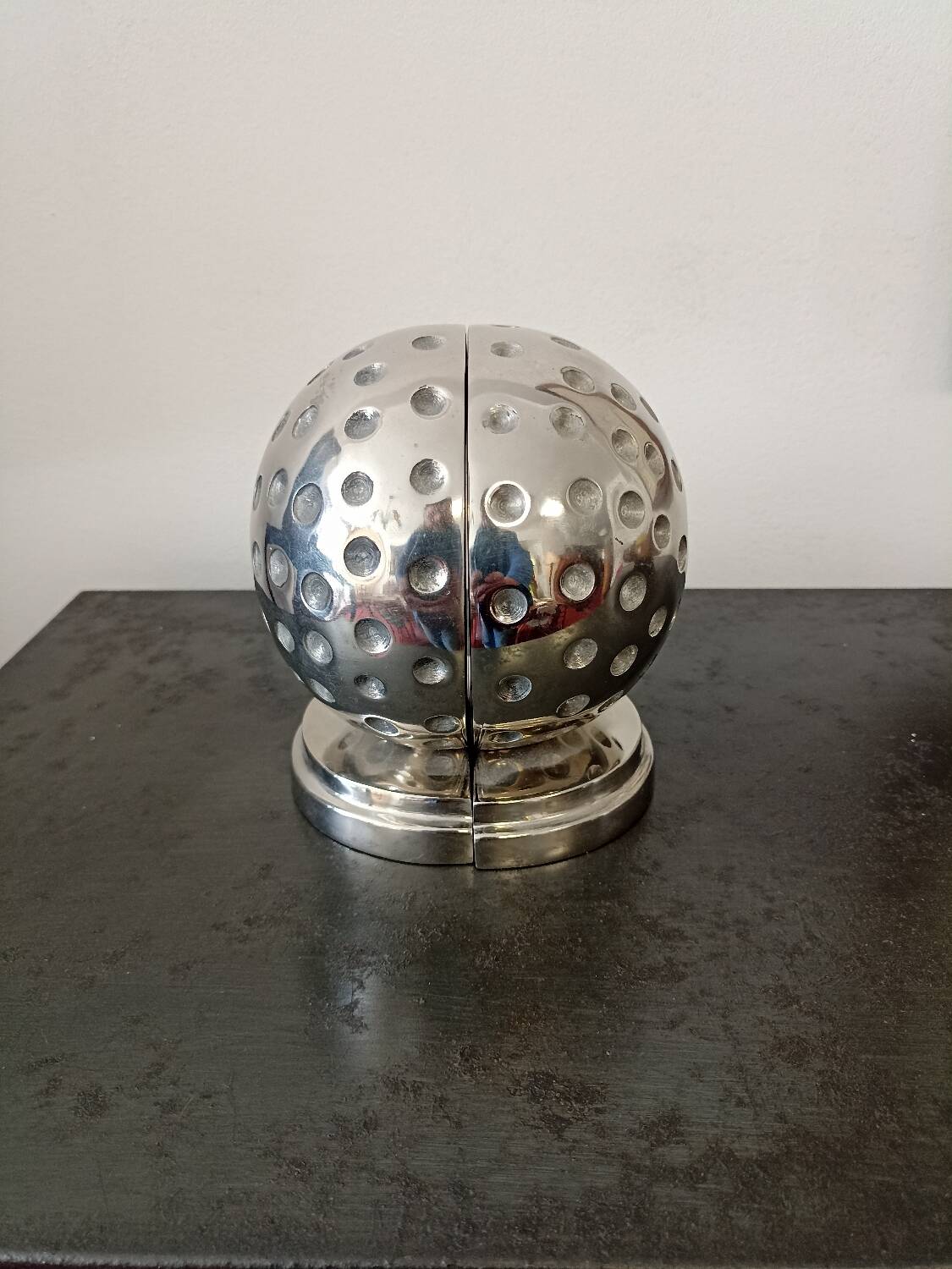 Chrome golf ball bookend