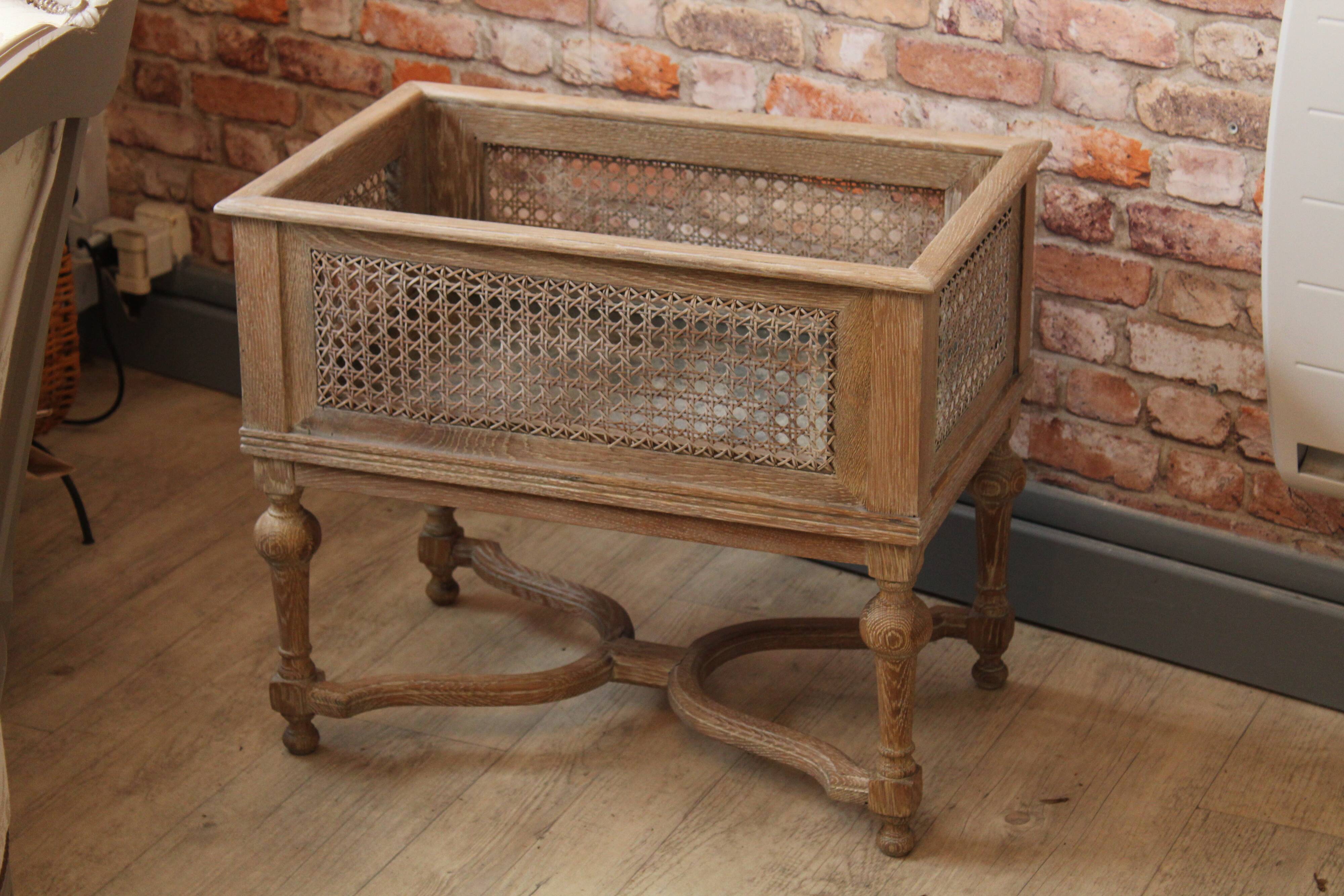 Oak planter and canning nineteenth