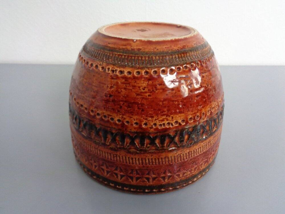 Italian ceramic cachepot by Aldo Londi for Bitossi, 1960s.