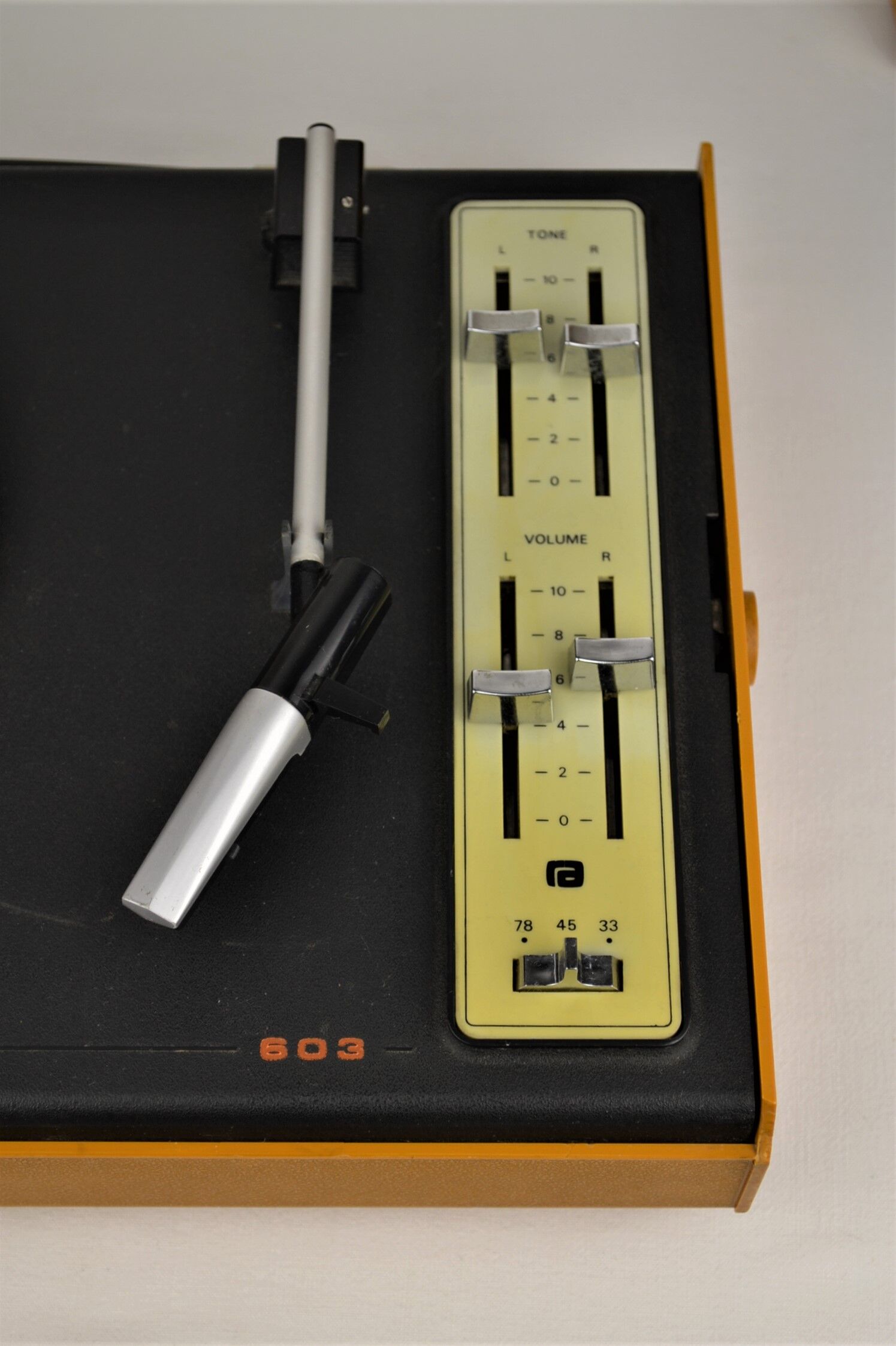 Radiola 603 vintage record player 70s