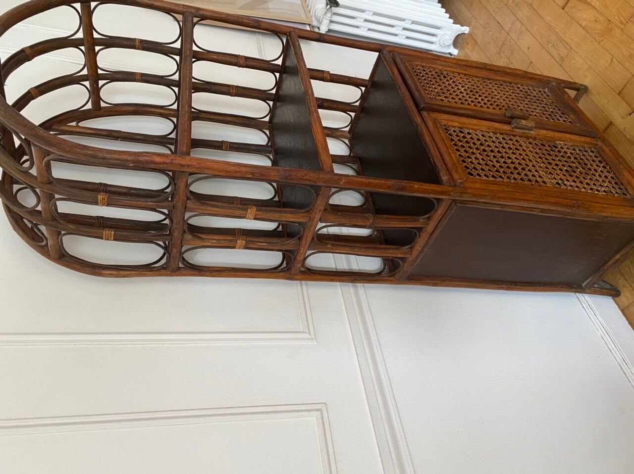 Étagère en rotin vintage