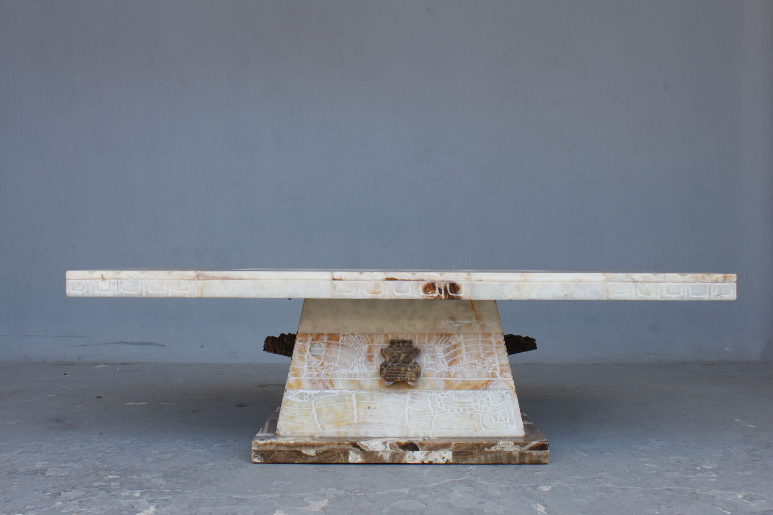 Table neo-inca period 1930 or 1940