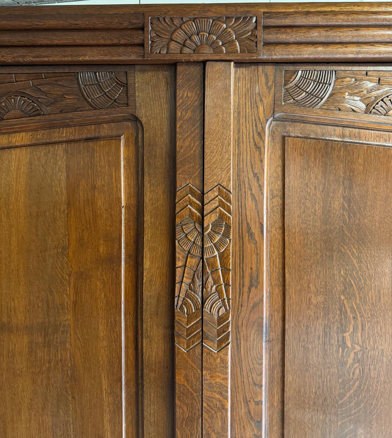 Armoire style art déco