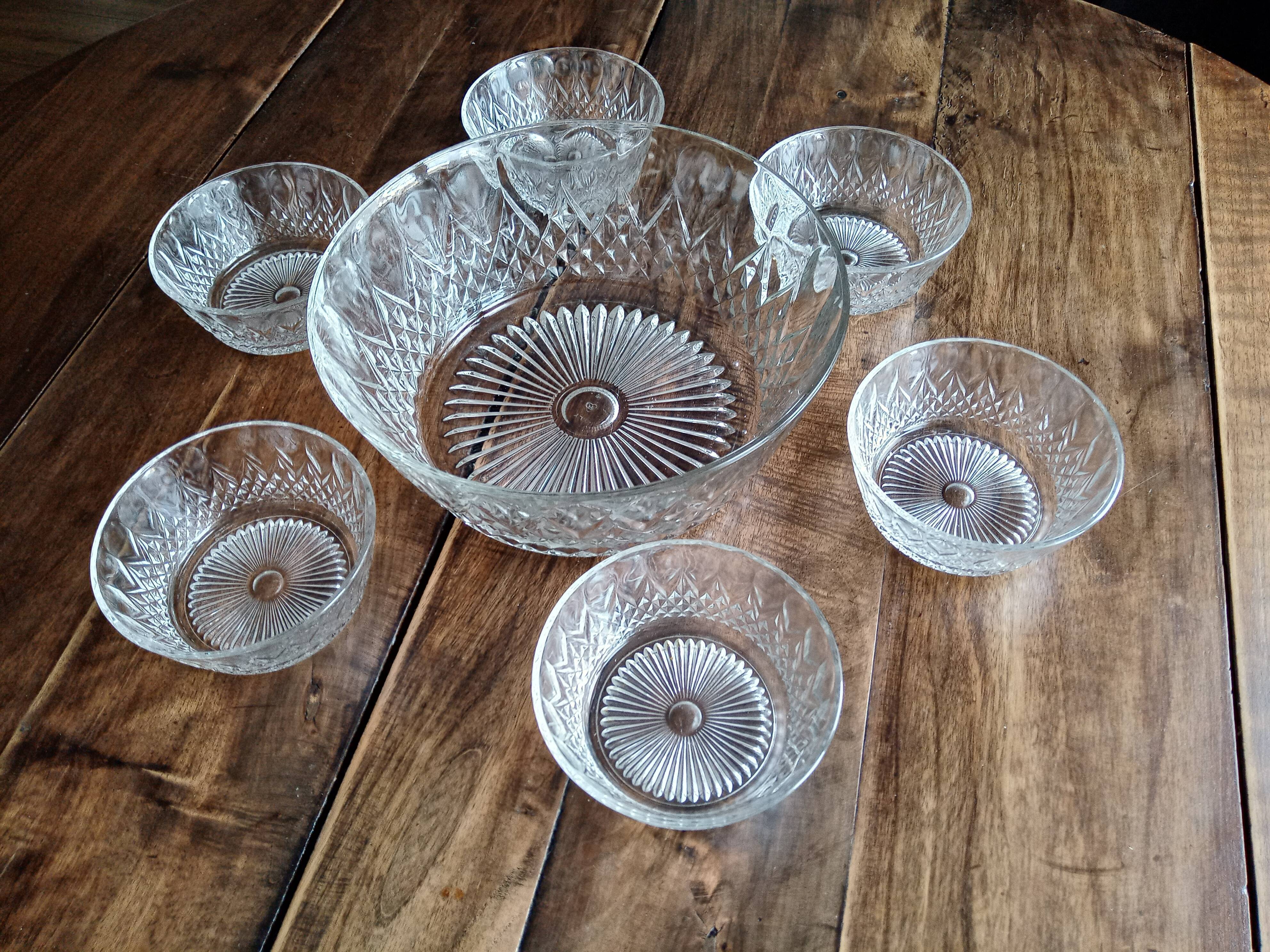 Dessert or vintage fruit salad service 7 pieces molded glass