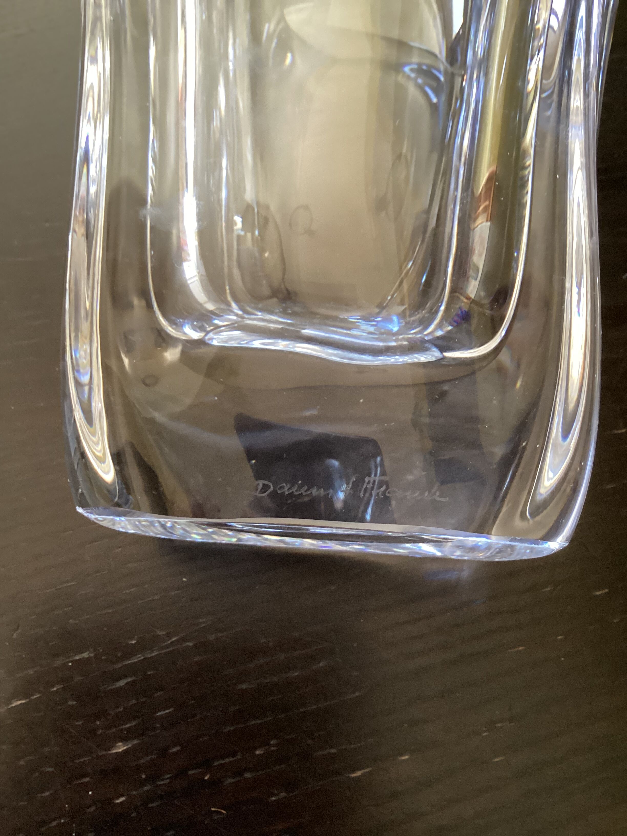 Vase en cristal signé Daum France design vintage dimension : hauteur -23cm- largeur -16cm-