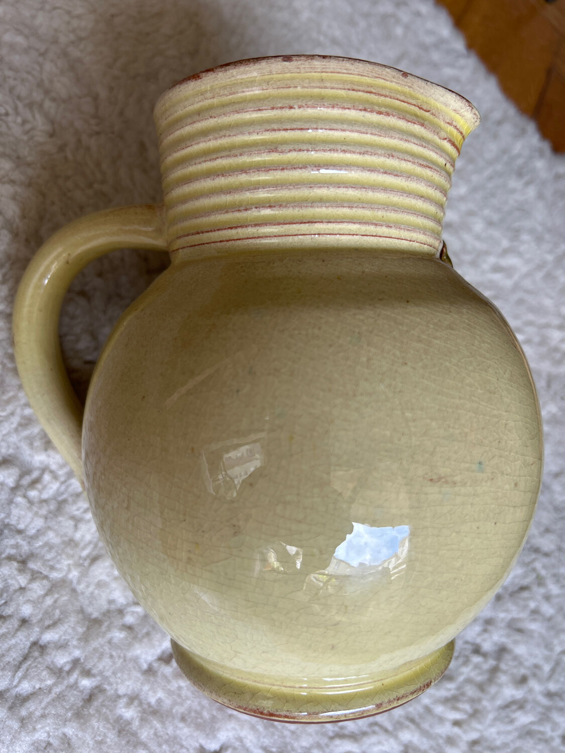 Earthenware jug/carafe HB with grape bunch slip decoration.