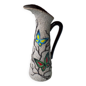 Butterfly pitcher