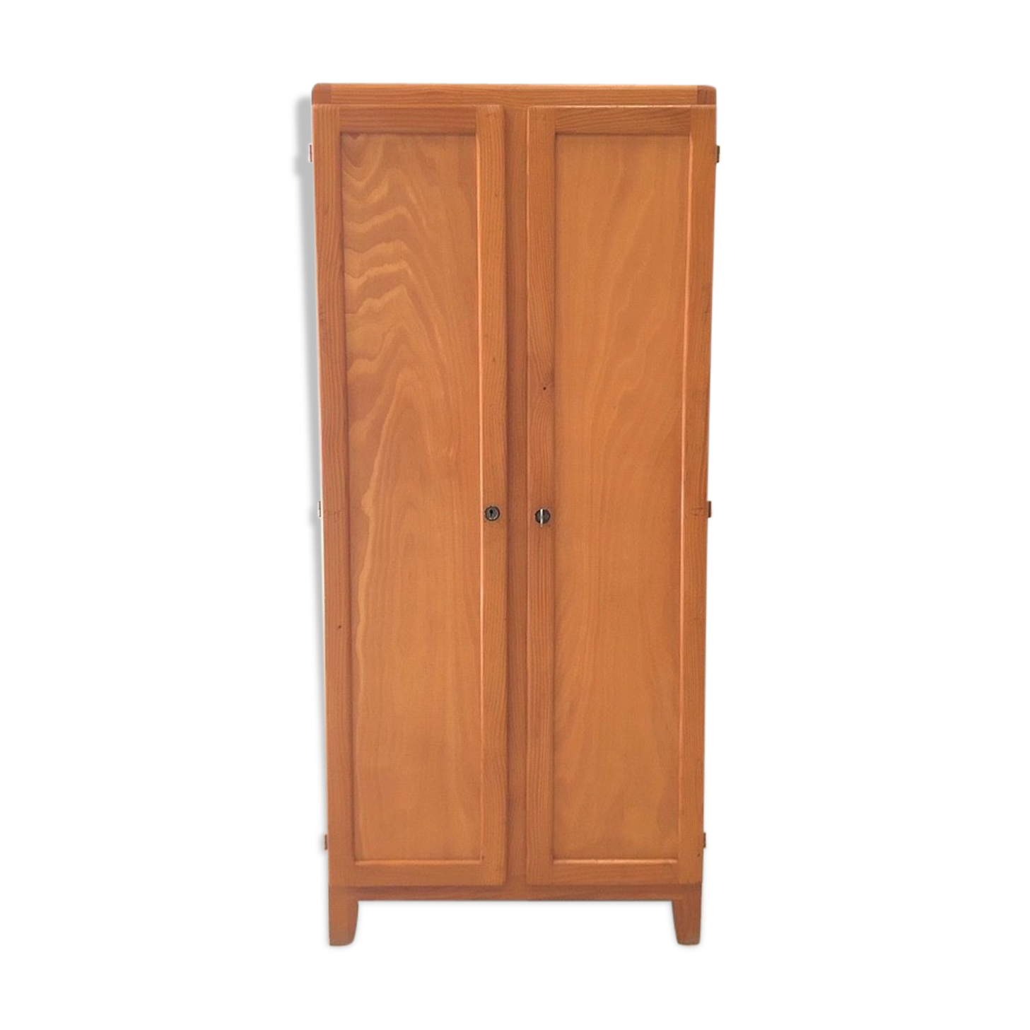Armoire parisienne
