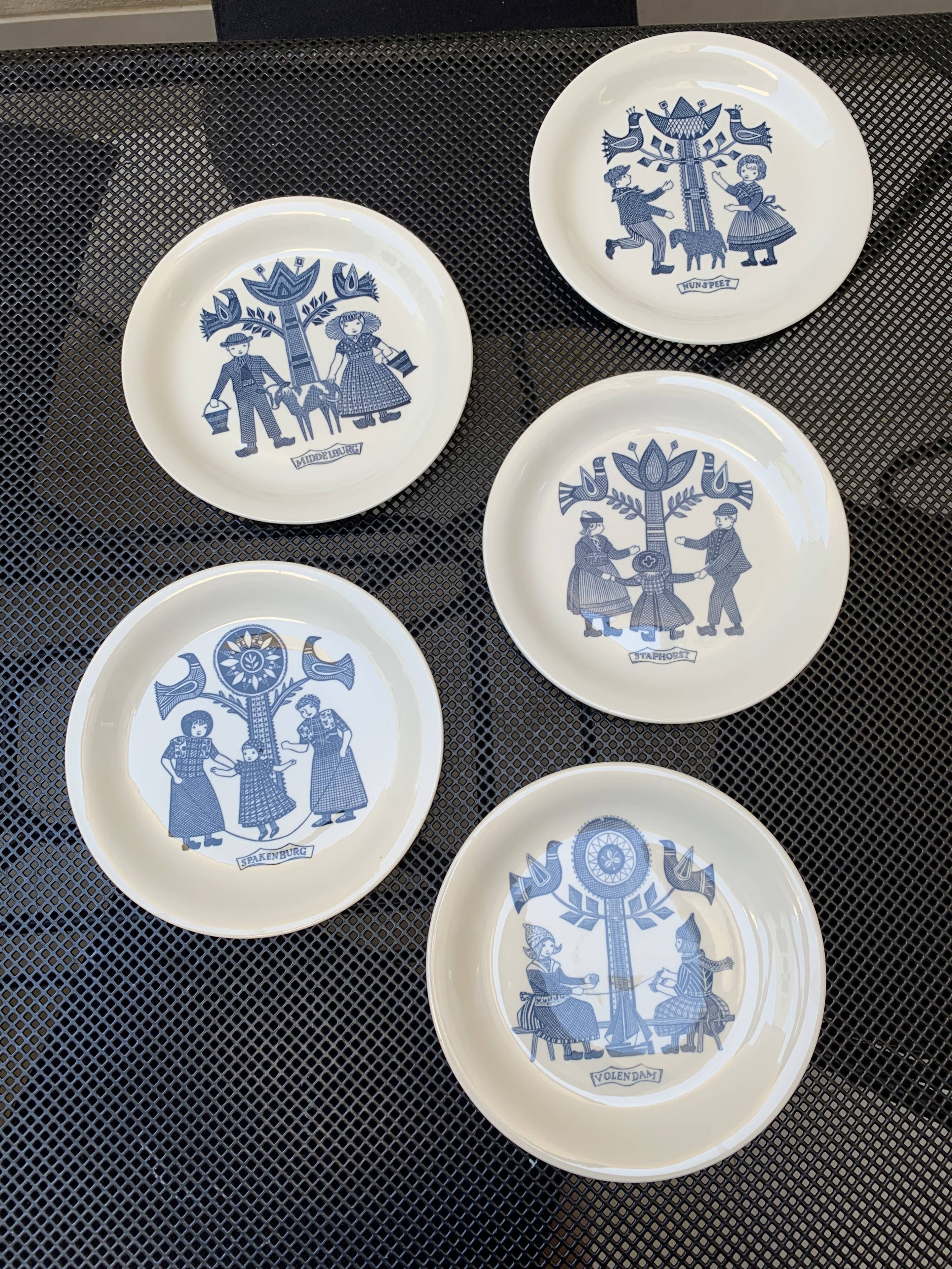 Set of five royal sphinx dessert plates Maastricht 1960s