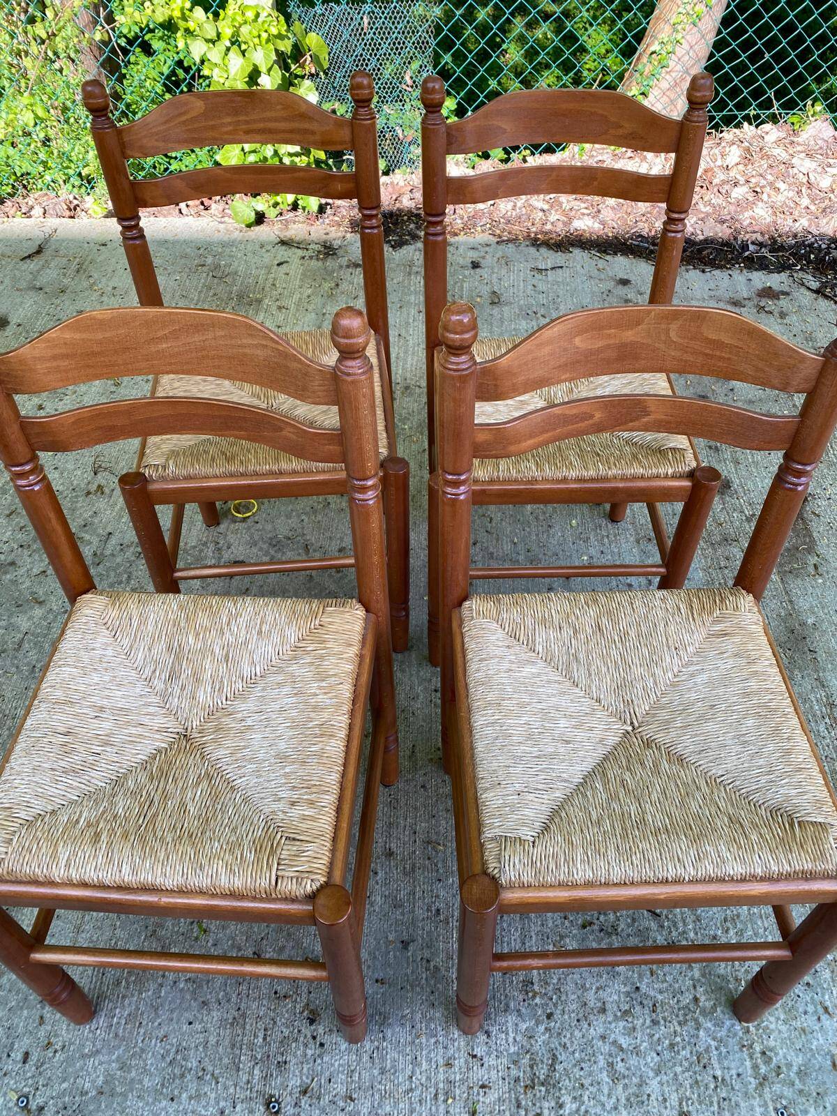 4 kitchen chairs in light solid wood and straw