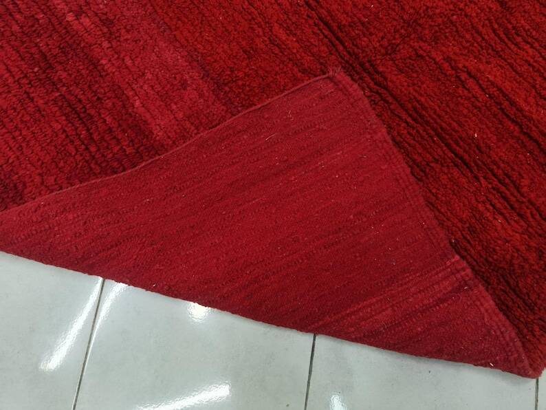 Red Moroccan wool rug 250cm x 150cm