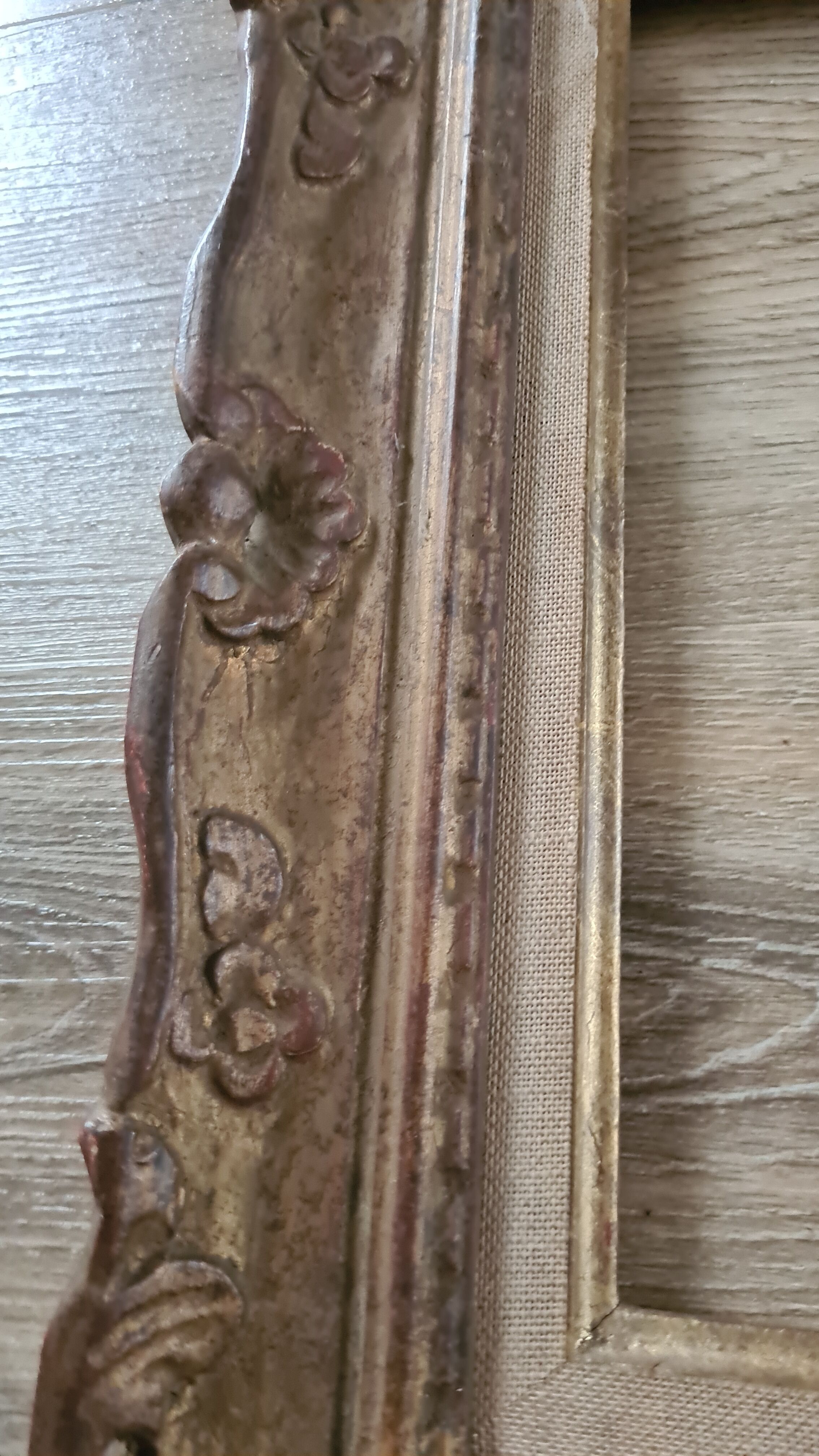 Old gilded wooden frame with beige / vintage Marie Louise