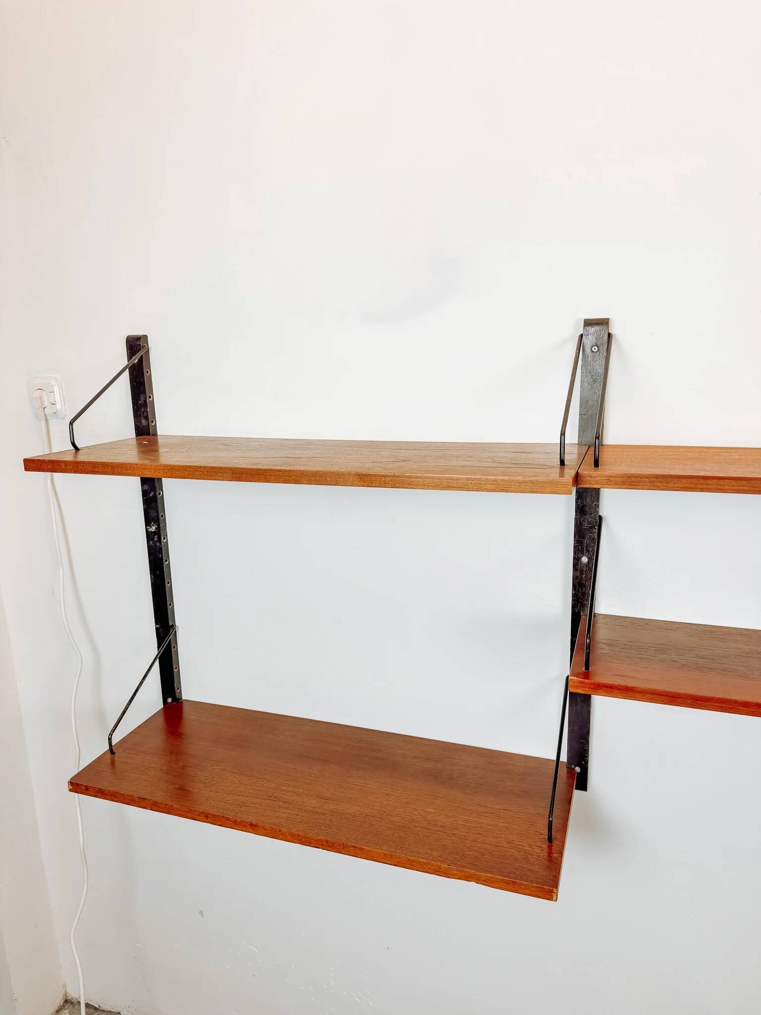 Modular wall furniture Royal System by Poul Cadovius