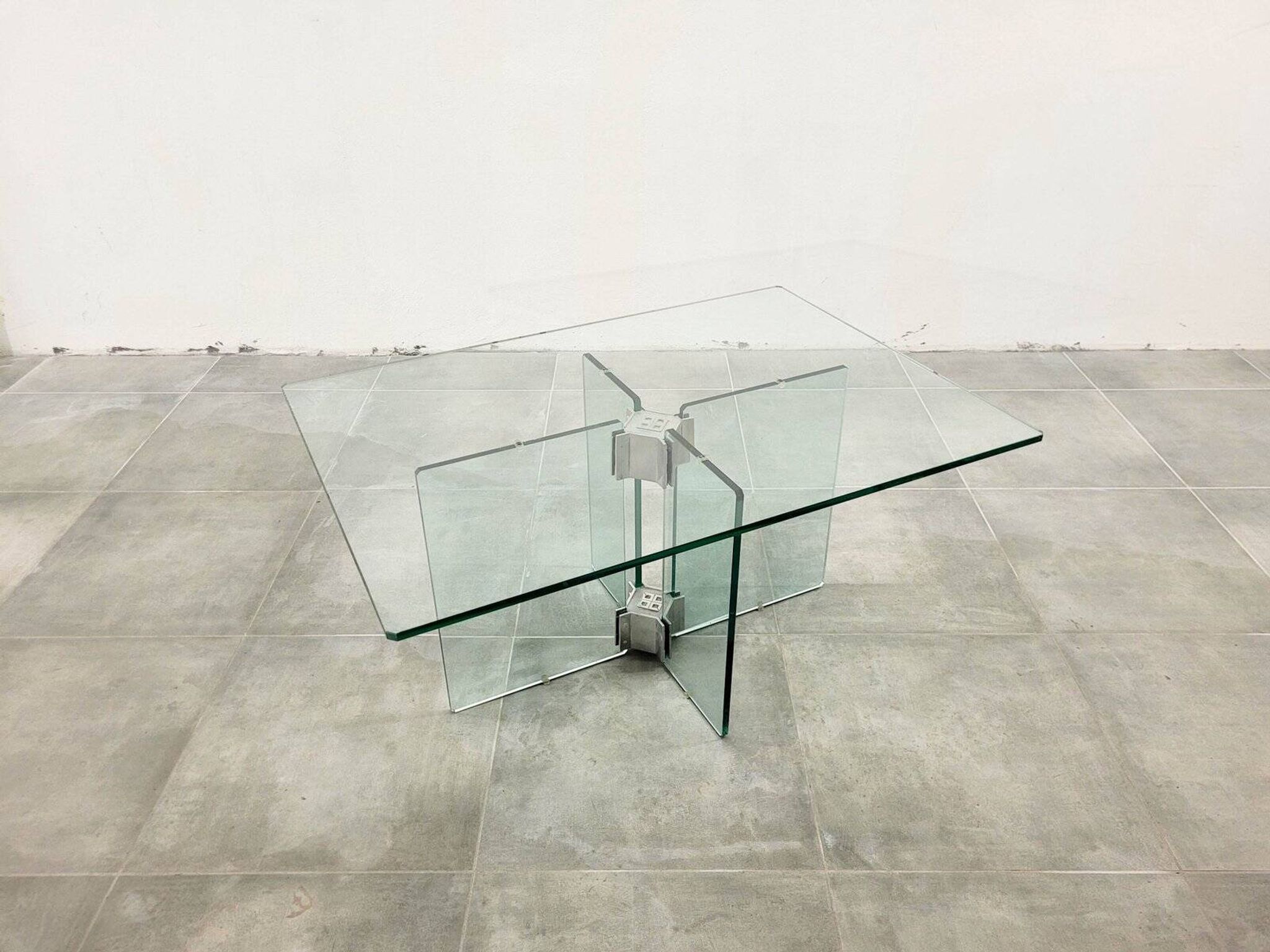 Table basse en verre vintage attribuée à Peter Ghyczy, années 1970