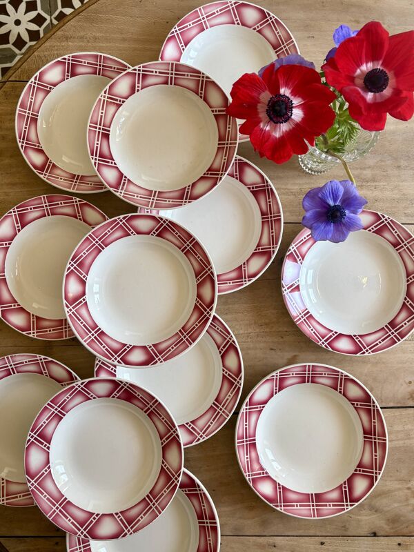 Lot de 12 assiettes creuses anciennes modèle Rostand de Sarreguemines