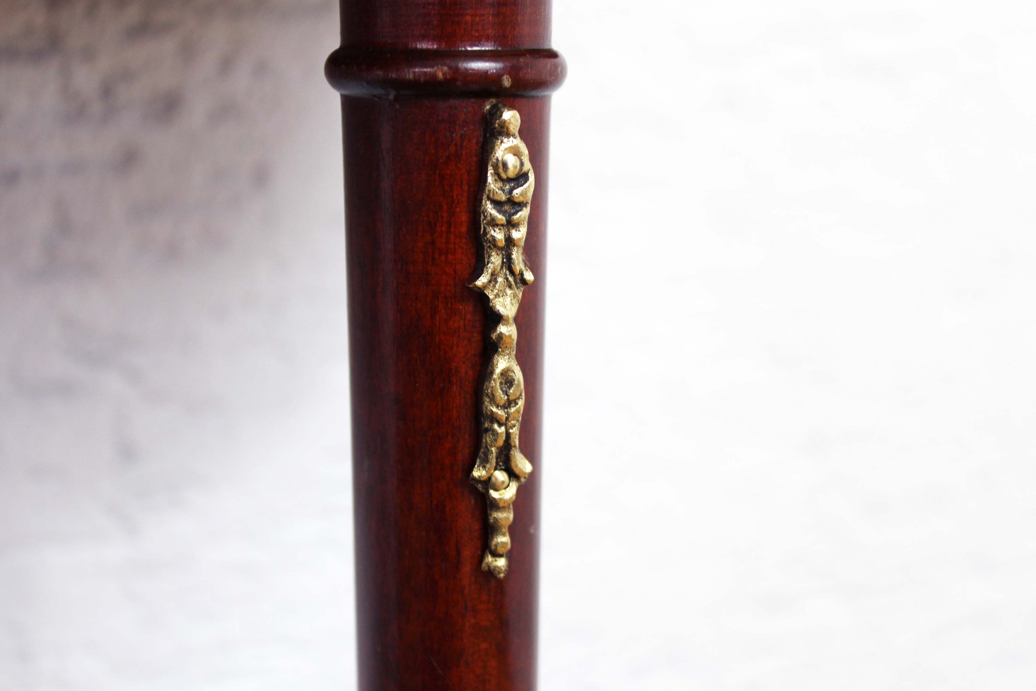 Style Louis XVI console