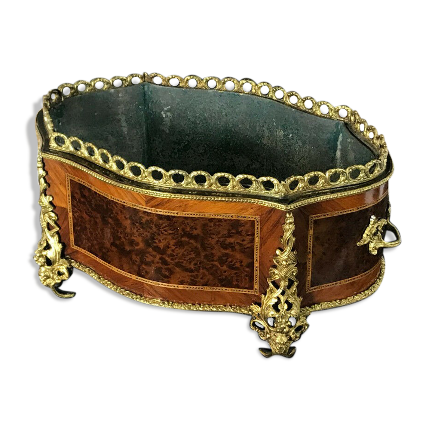 Garden of eventful form Napoleon III era