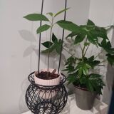 Vase en fer ancien noir