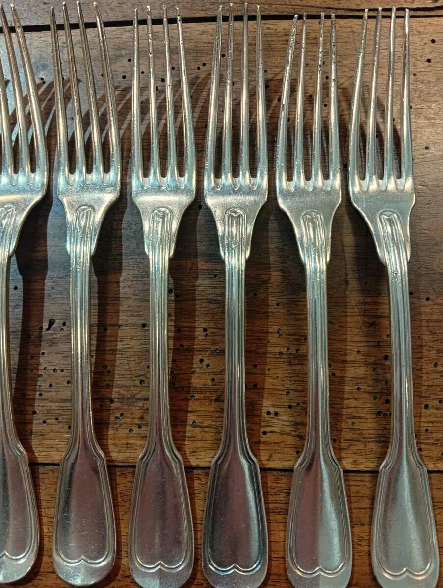 Set of 8 silver-plated forks