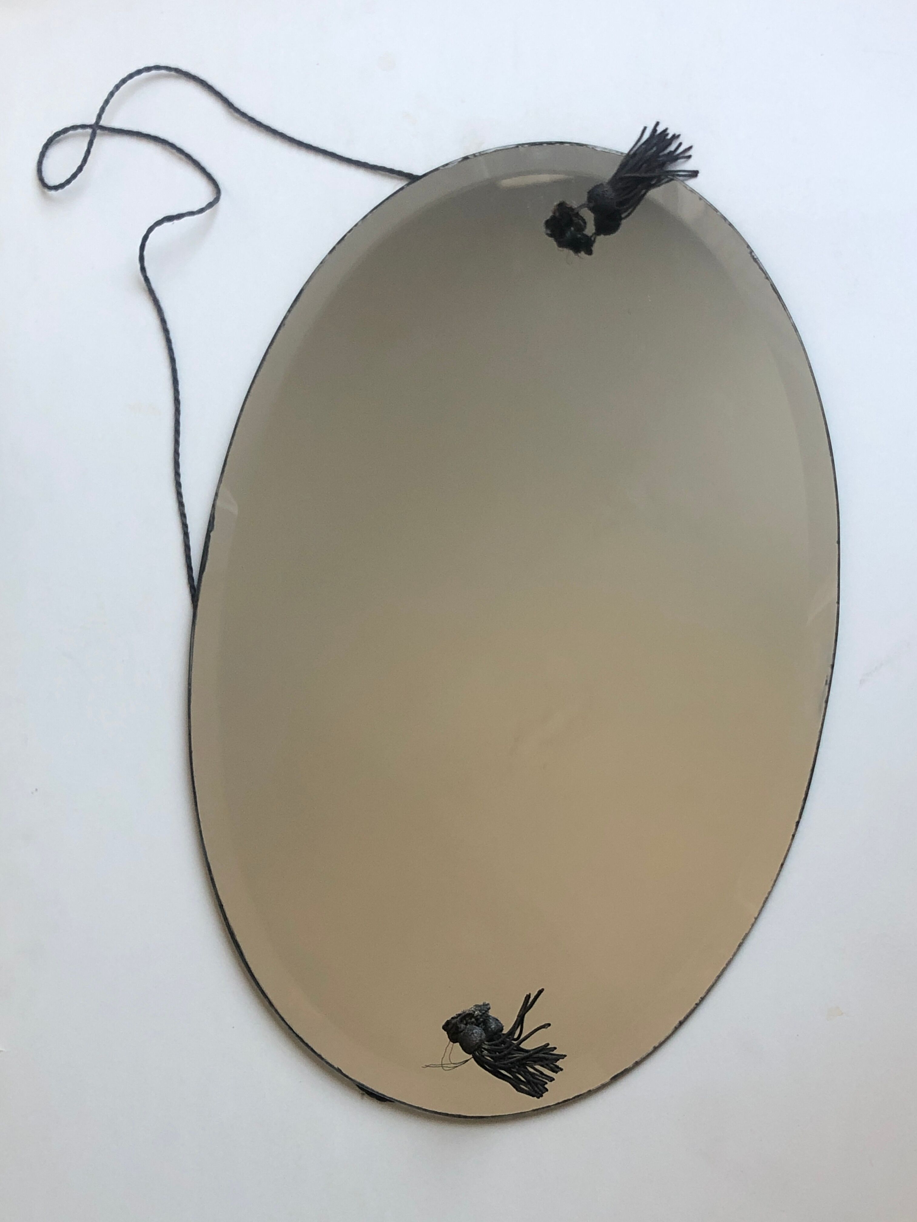 Oval mirror pompom and former link