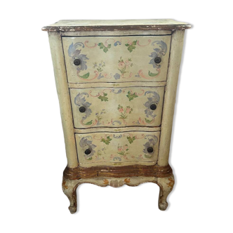 Small painted chest of drawers of Italian origin
