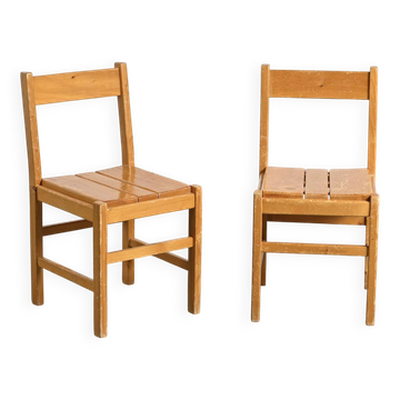 Pair of pine chairs, Maison Regain, France, circa 1970