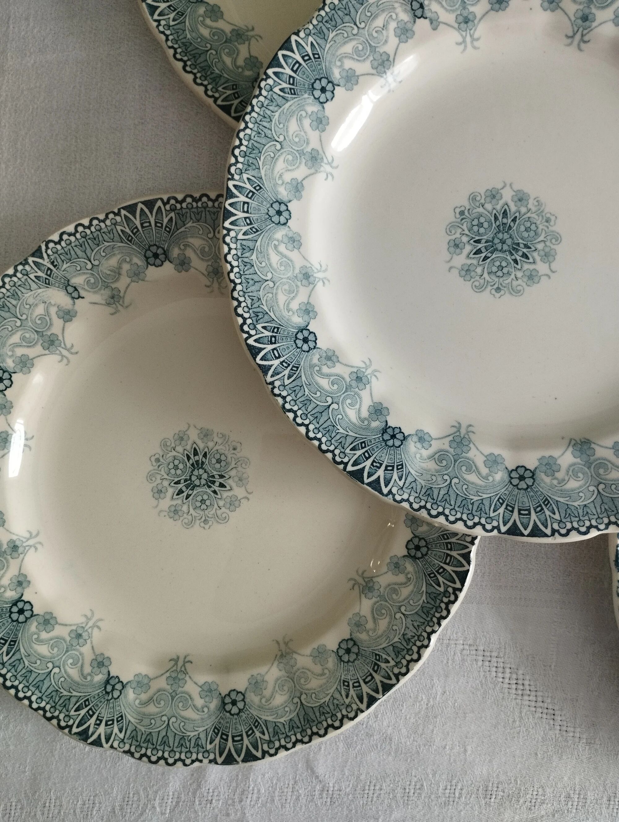 "Henriette" - 6 flat plates made of ironstone HB Choisy-le-Roi