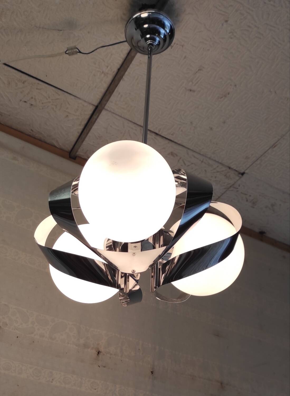 Lustre Space-Age in chrome and opaline - 1970s