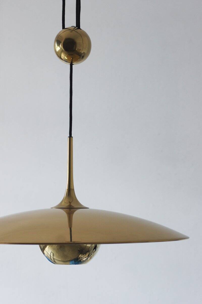 Pendant lamp in brass by Florian Schulz