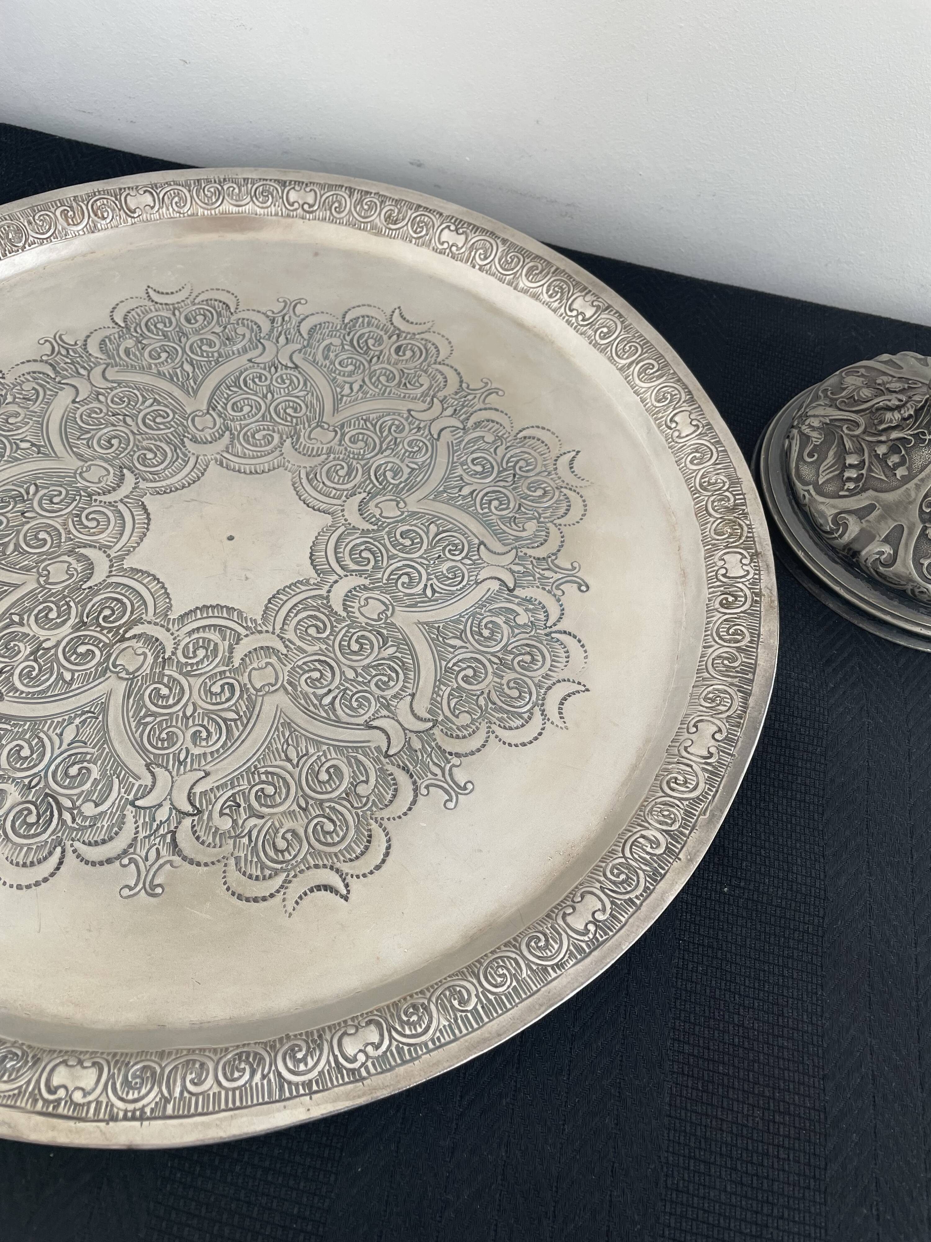 Round silver metal top - rosettes - frieze - Vintage - France