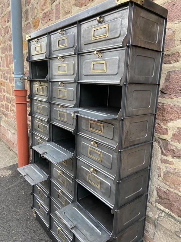 Meuble d'Archivage industriel 30 clapets Strafor 1920s