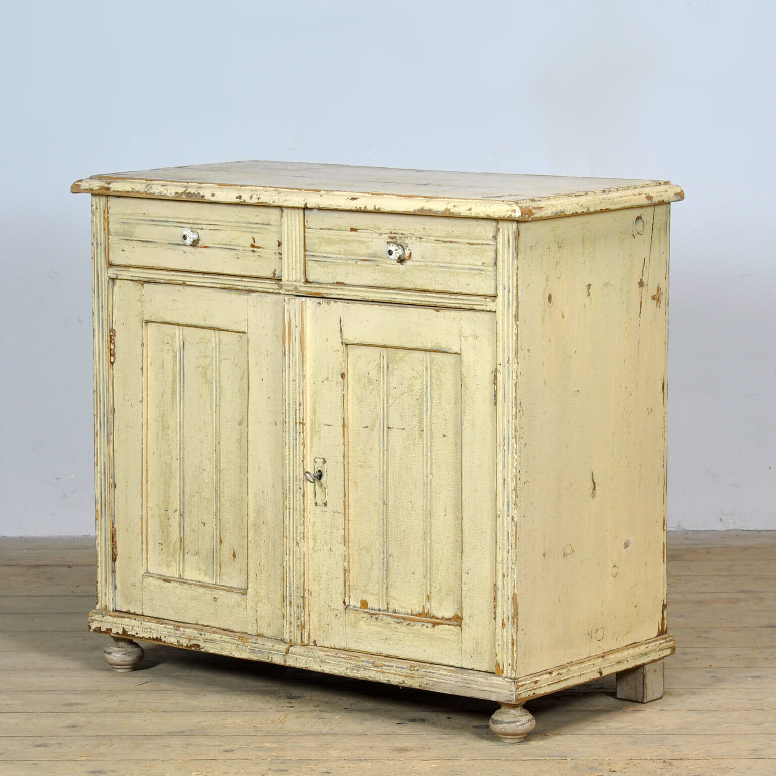 Buffet en pin ancien, vers 1910
