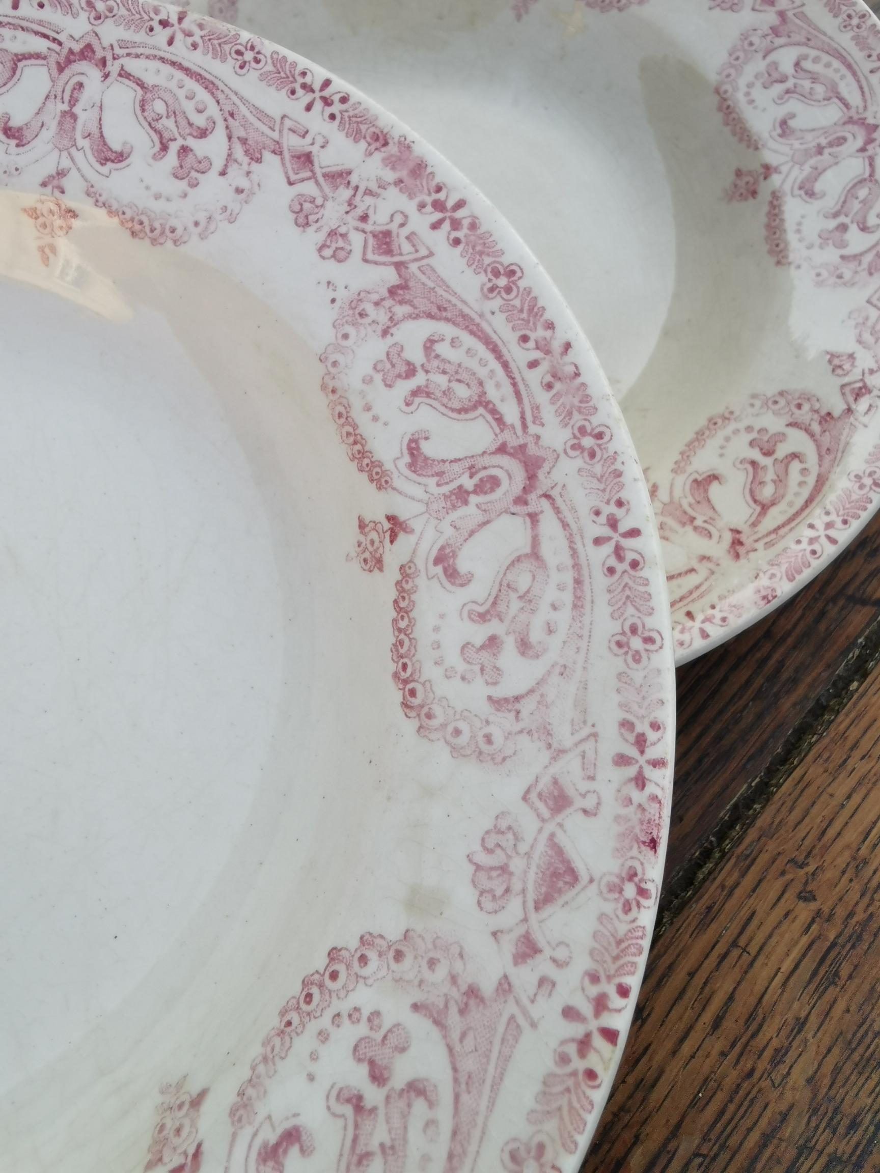 Set of 6 plates in Iron Earth