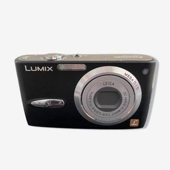 Panasonic LUMIX DMC-FX3 digital camera