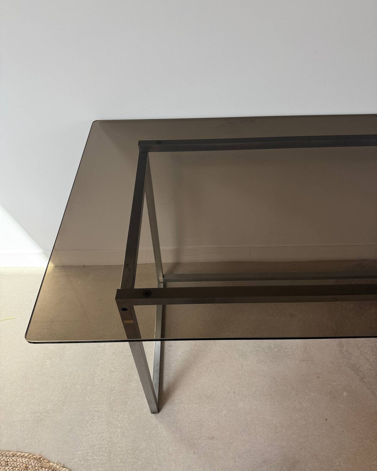 Bureau en métal et verre fumé, années 70