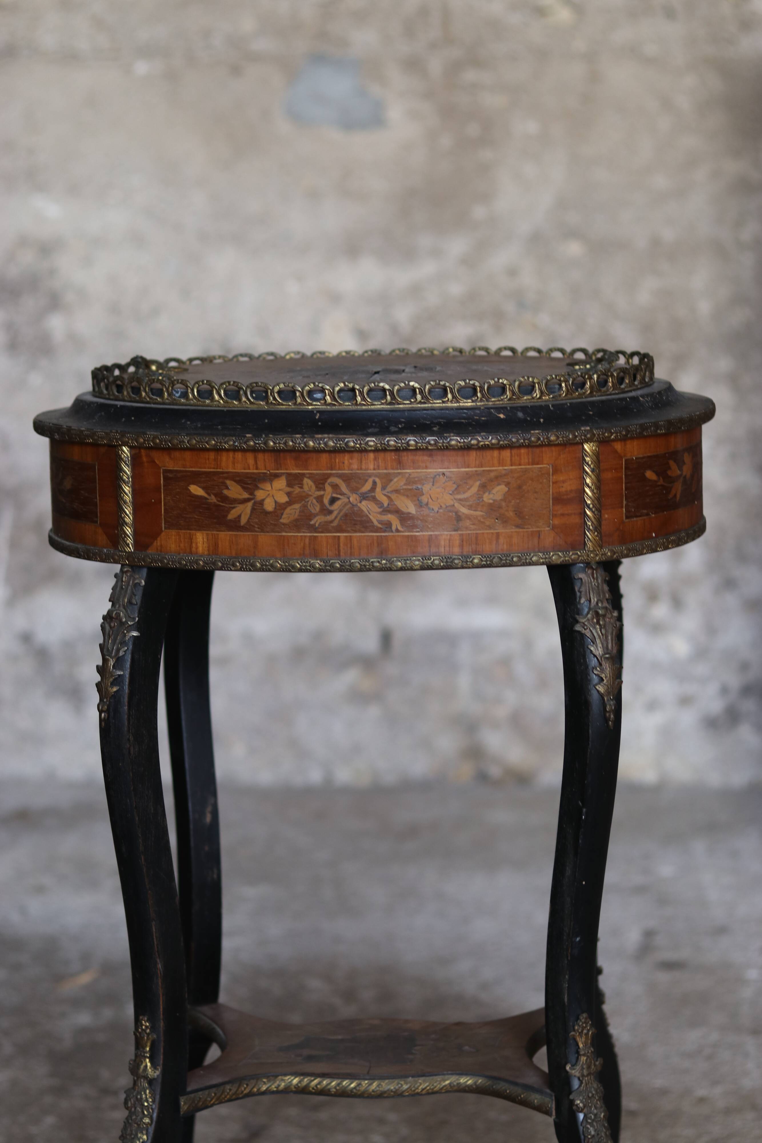 Napoleon III planter