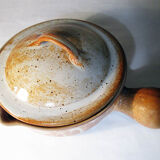 Sandstone pan with lid