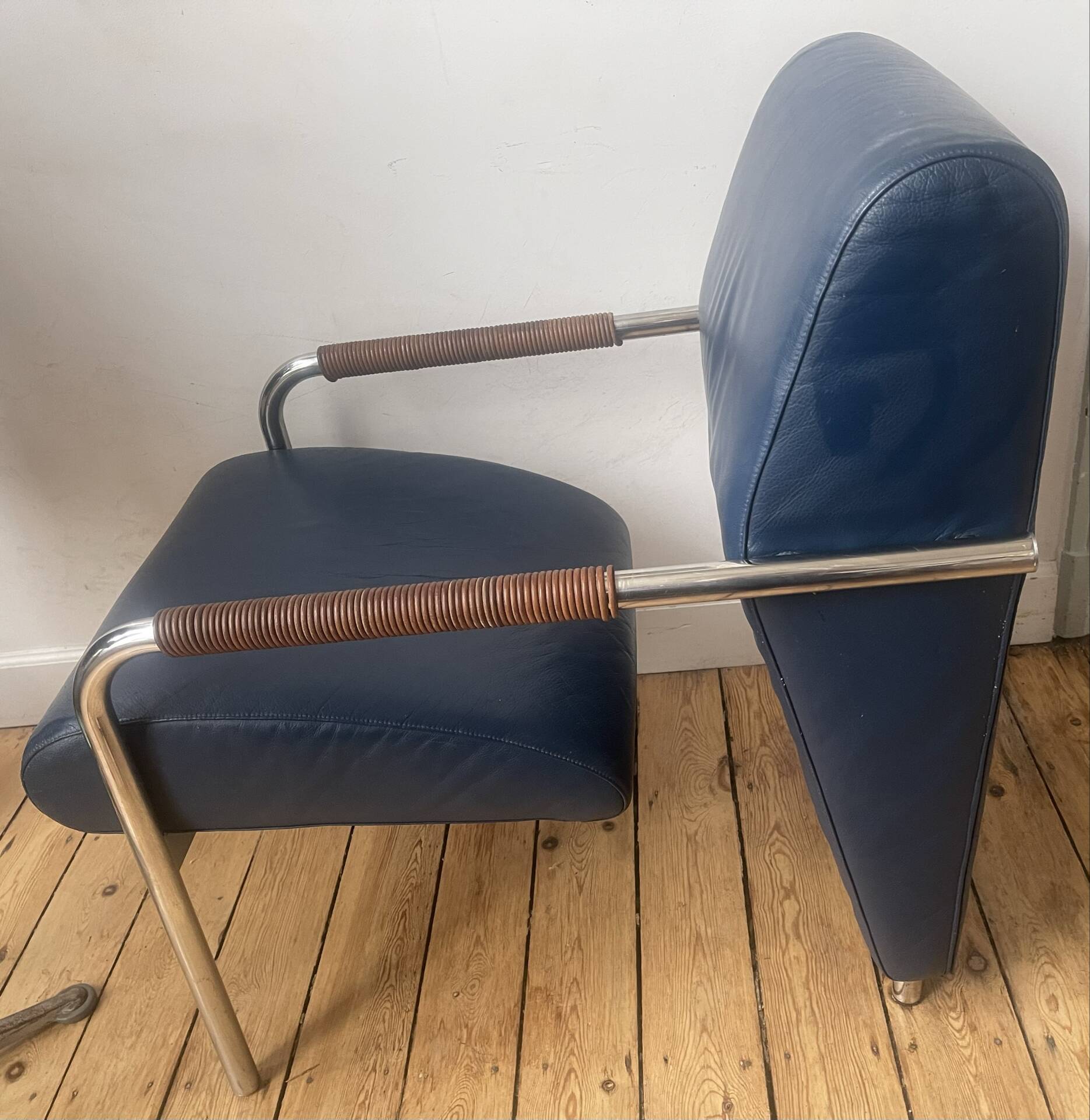 Zanotta Niccola Armchair - Andrea Branzi - Blue Leather
