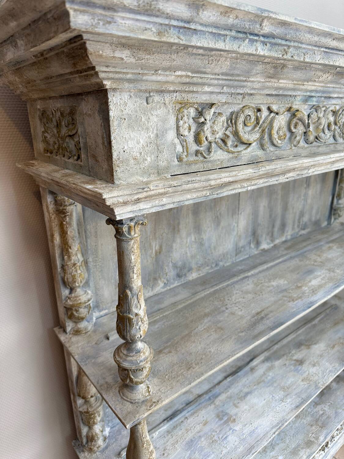 Walnut dresser, 19th century.