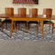 Extendable table, compass legs