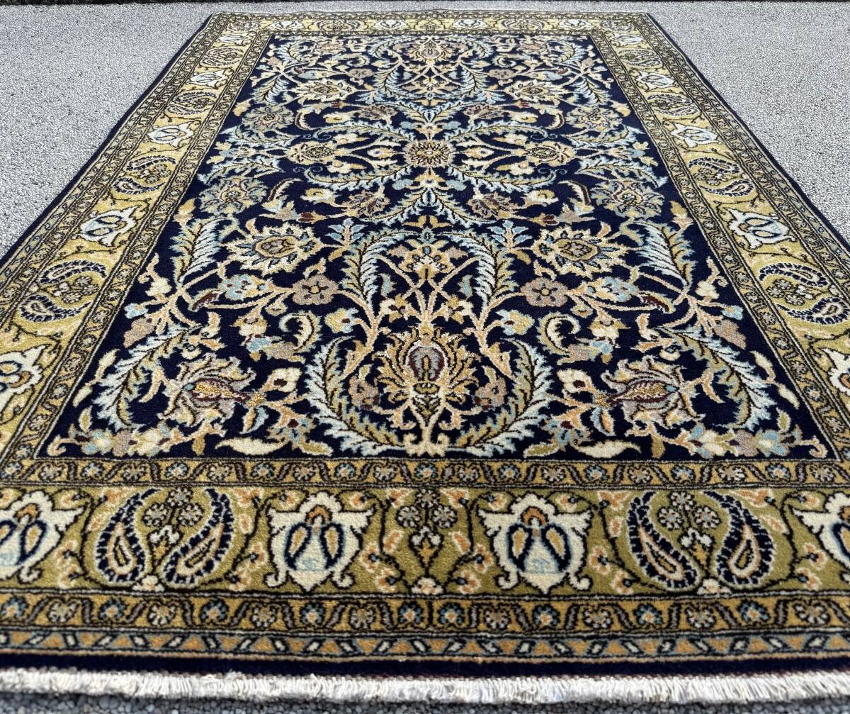 Persian Goum rug, circa 1960. 160x103 cm