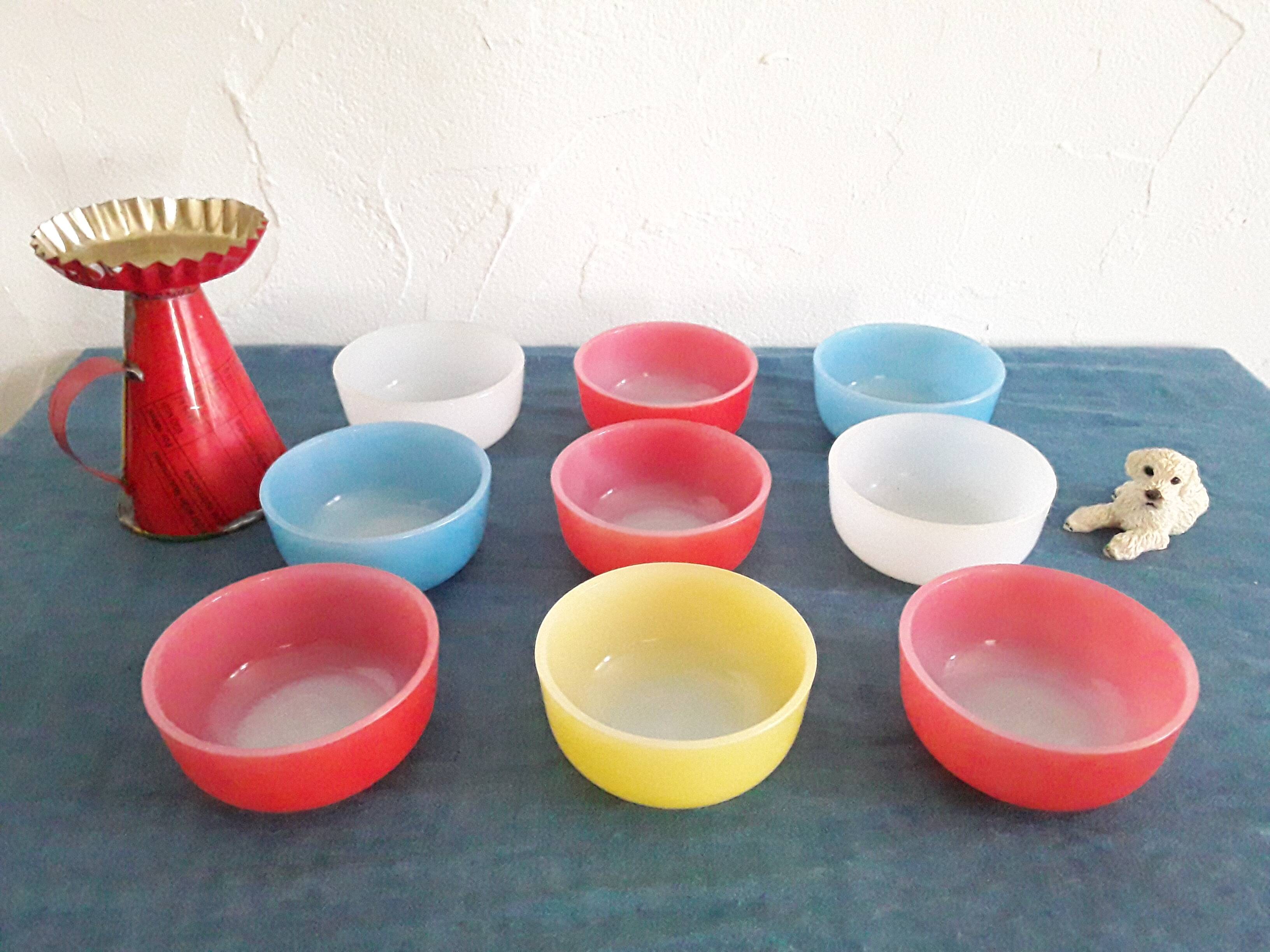 9 ramekins 1970 in Arcopal