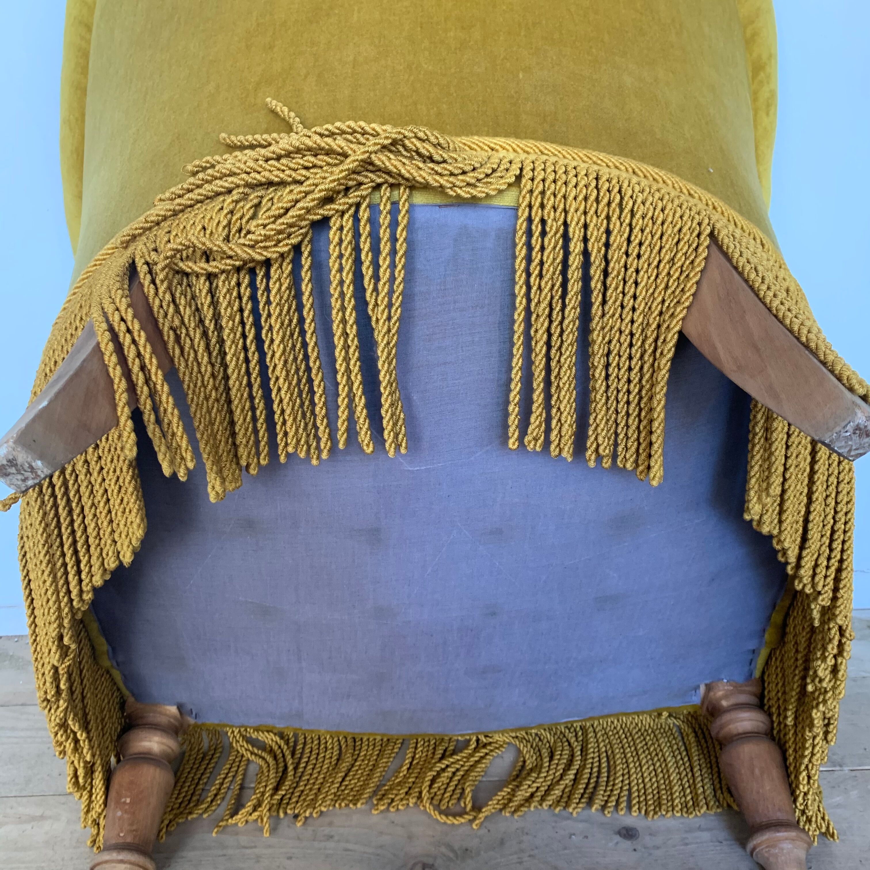 Yellow velvet toad chair